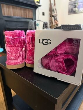 Mommy & Me matching UGG Hot Pink Crushed Velvet Short Boots